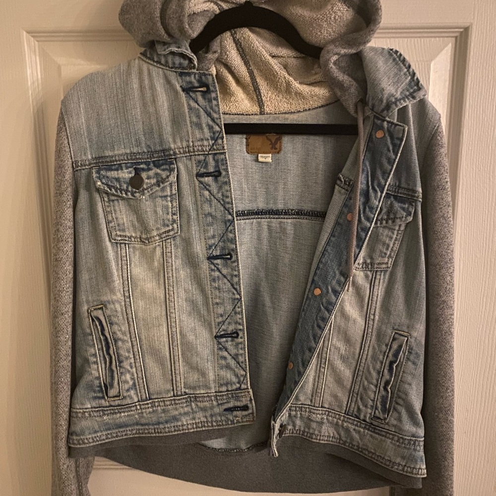 Jean jacket/ sweatshirt jacket / American Eagle